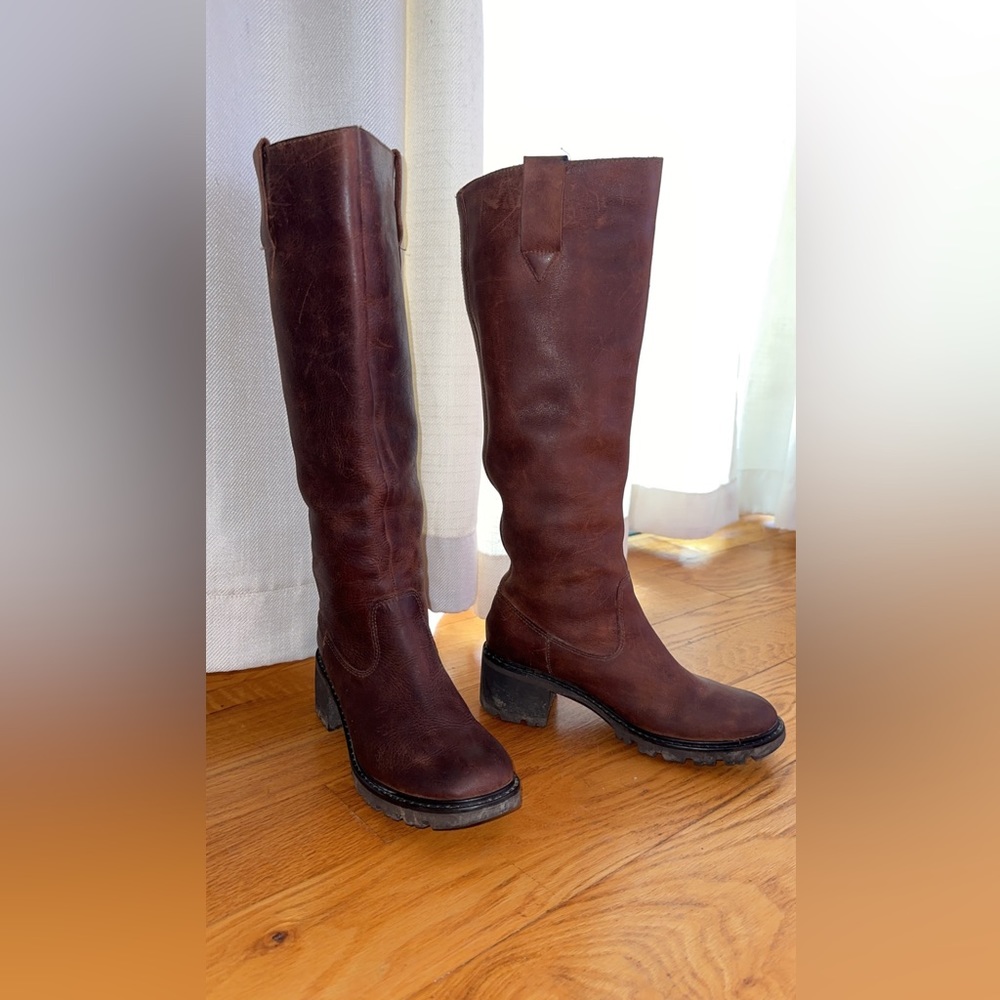 Womens Rockport tall high heel boots!